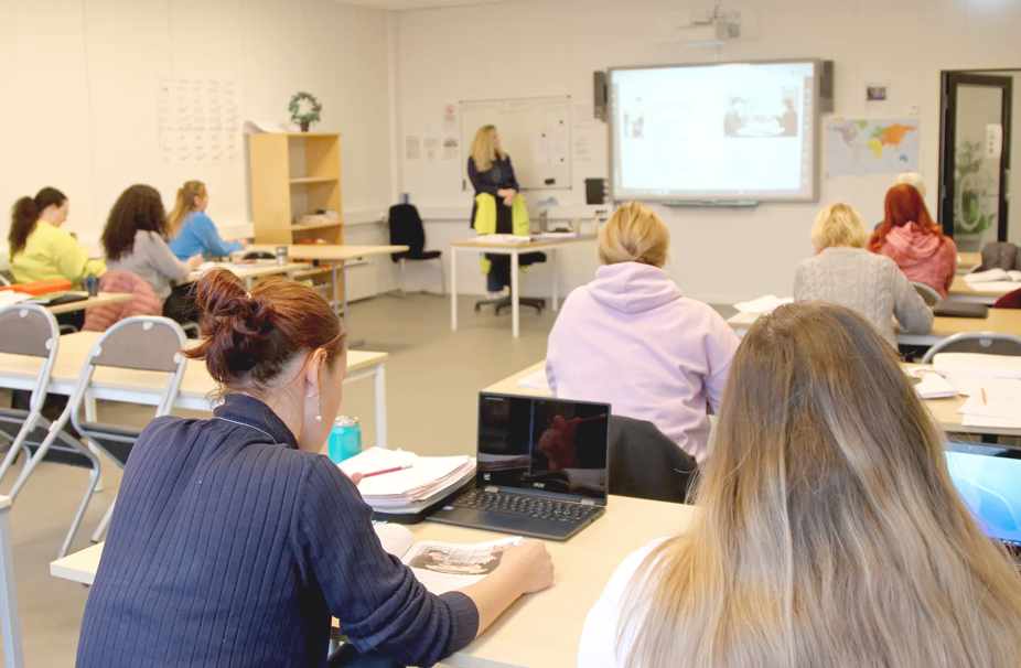 Elever i klasserom